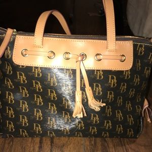 Dooney & Bourke 1975 SIGNATURE Purse